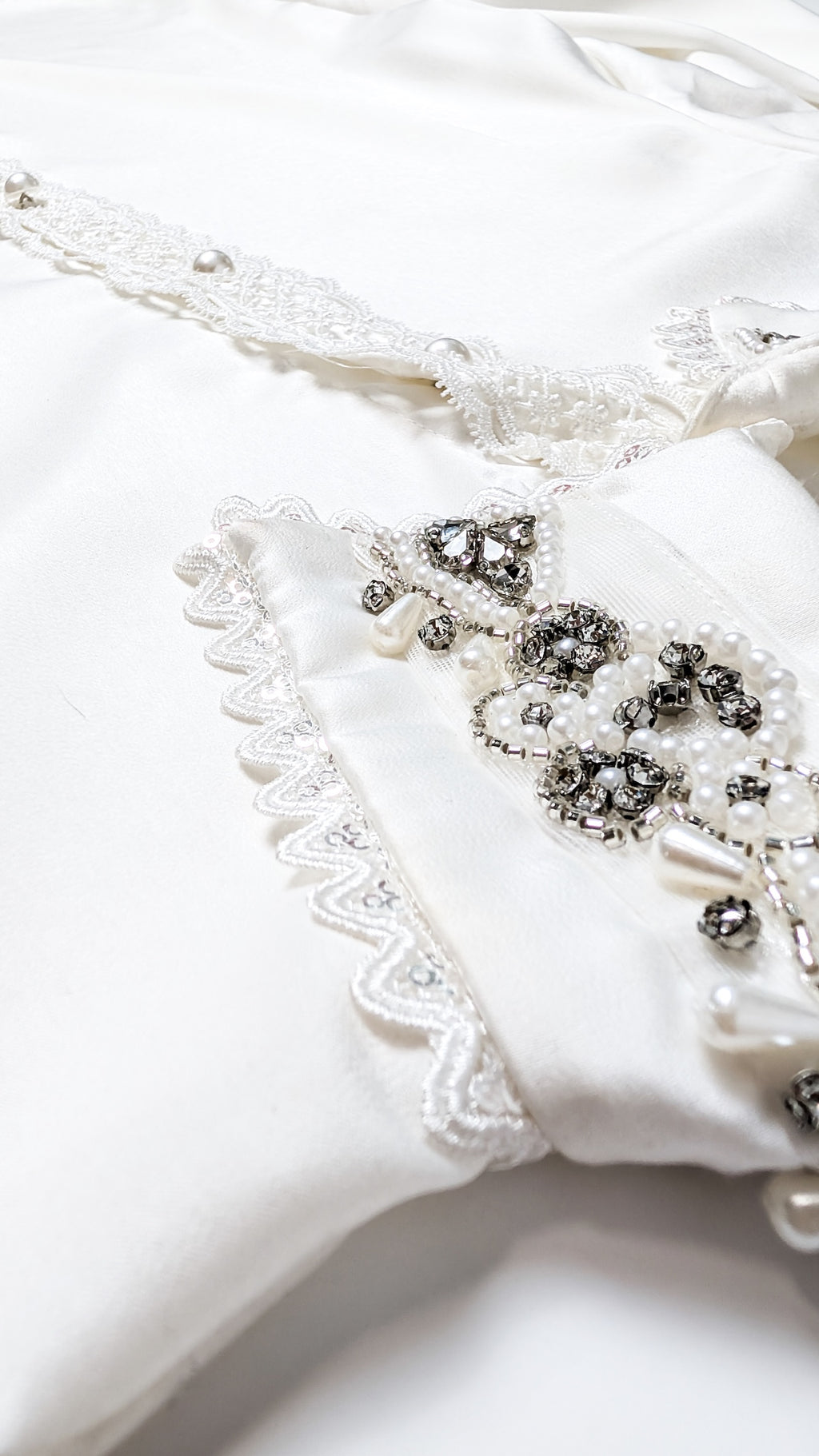 Bluza z okrasnim ovratnikom