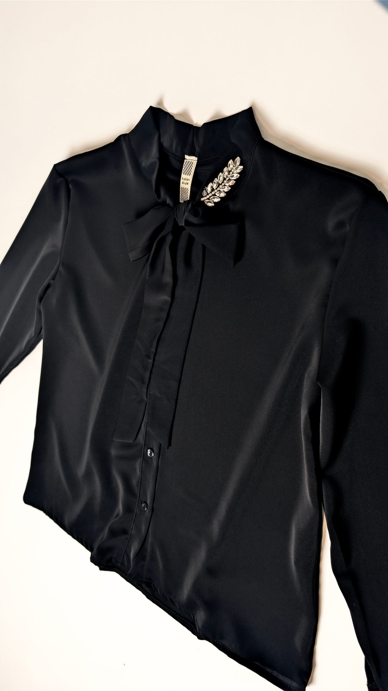 Bluza z ovratnim trakom
