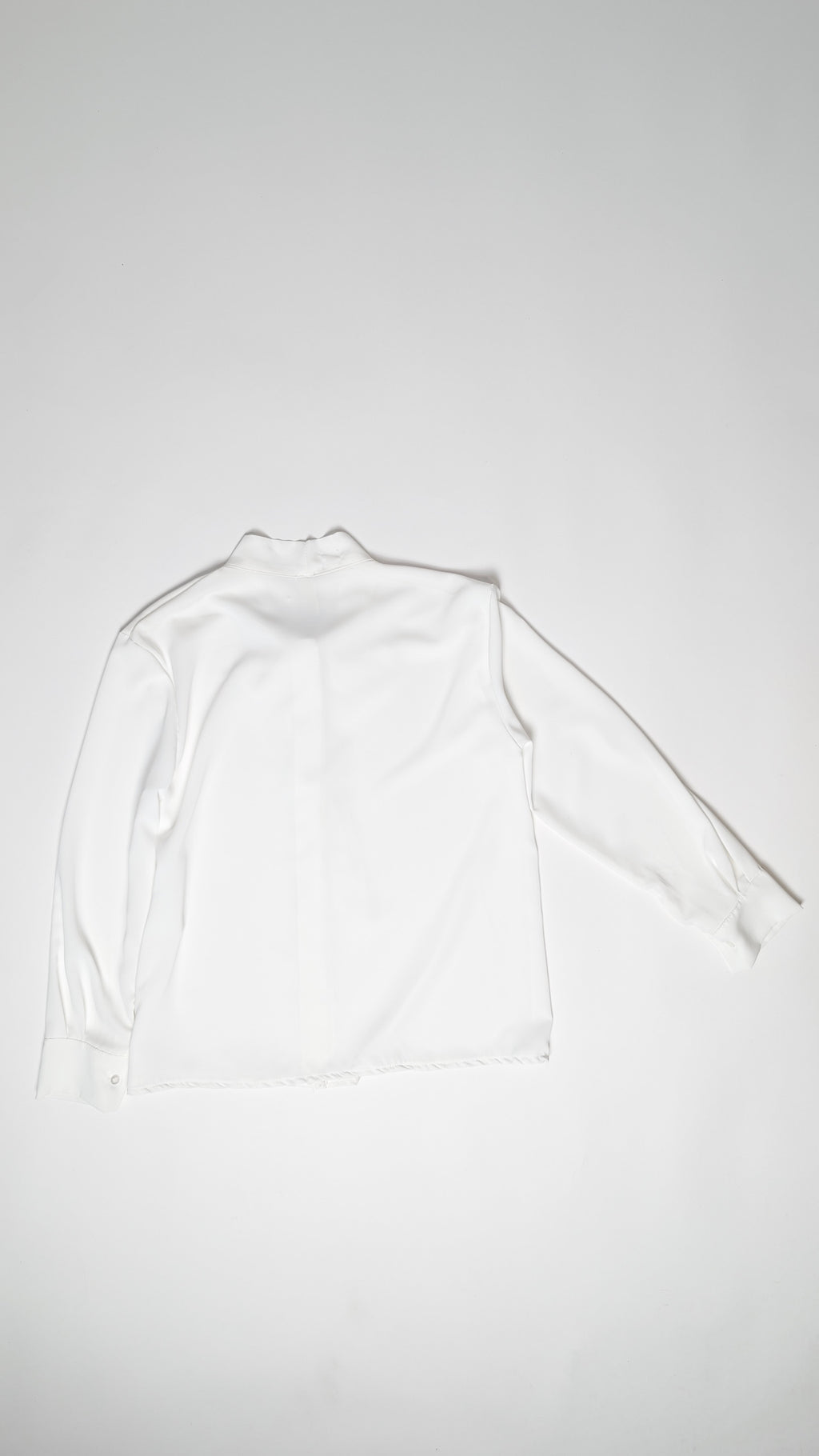Bluza z ovratnim trakom
