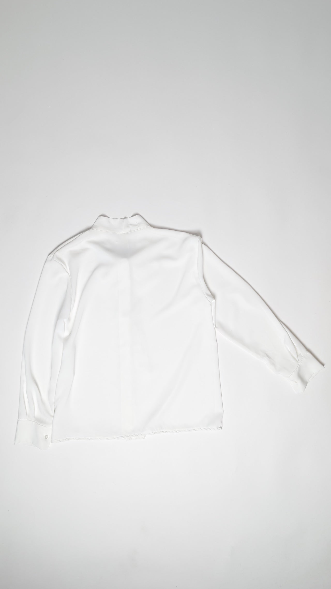 Bluza z ovratnim trakom