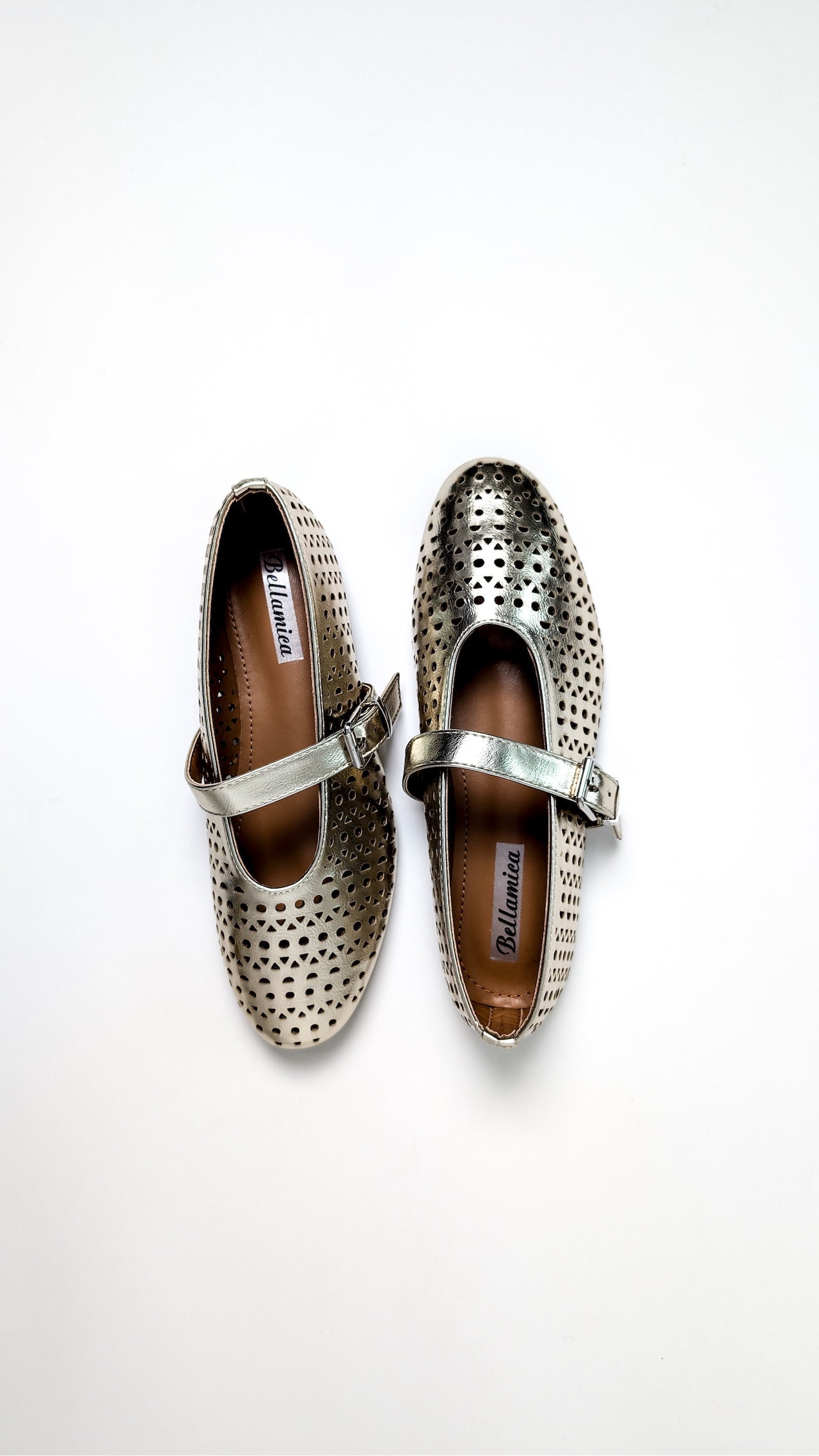 Baletni čevlji z dekorativnimi izrezi