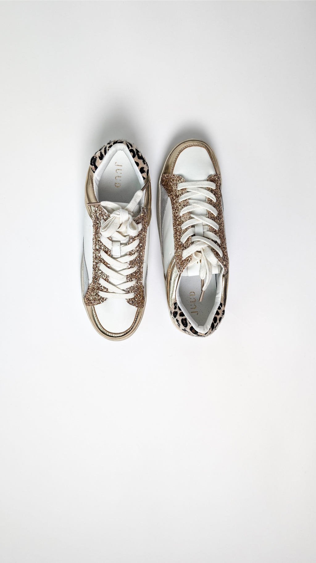 Nizke superge z bleščečimi detajli