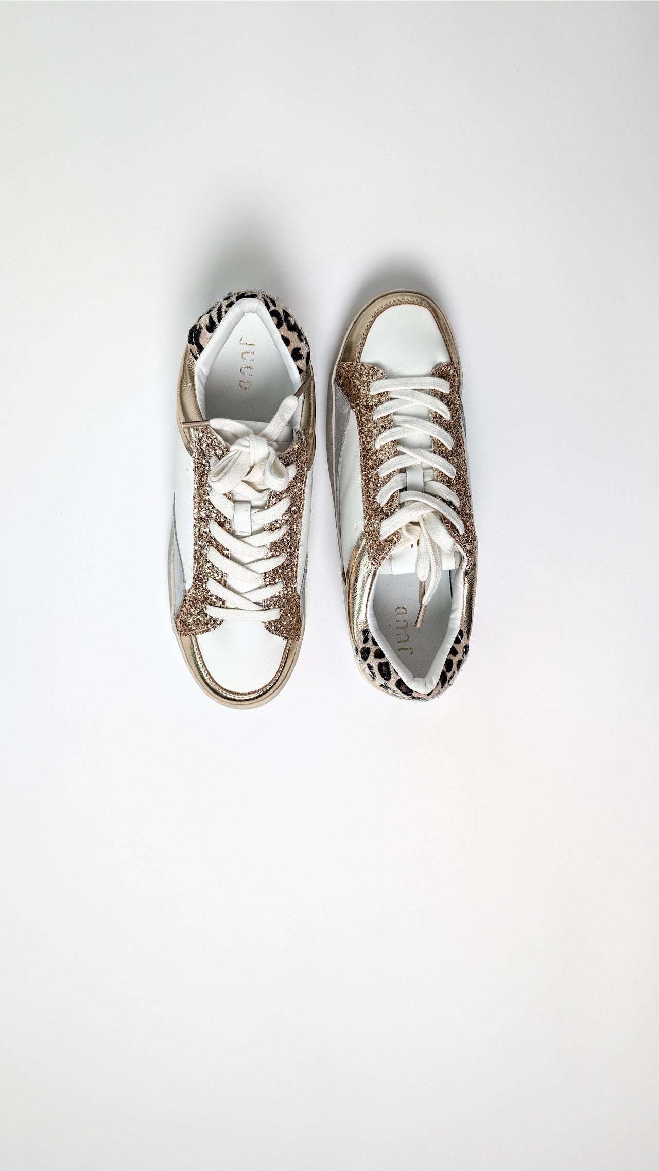 Nizke superge z bleščečimi detajli