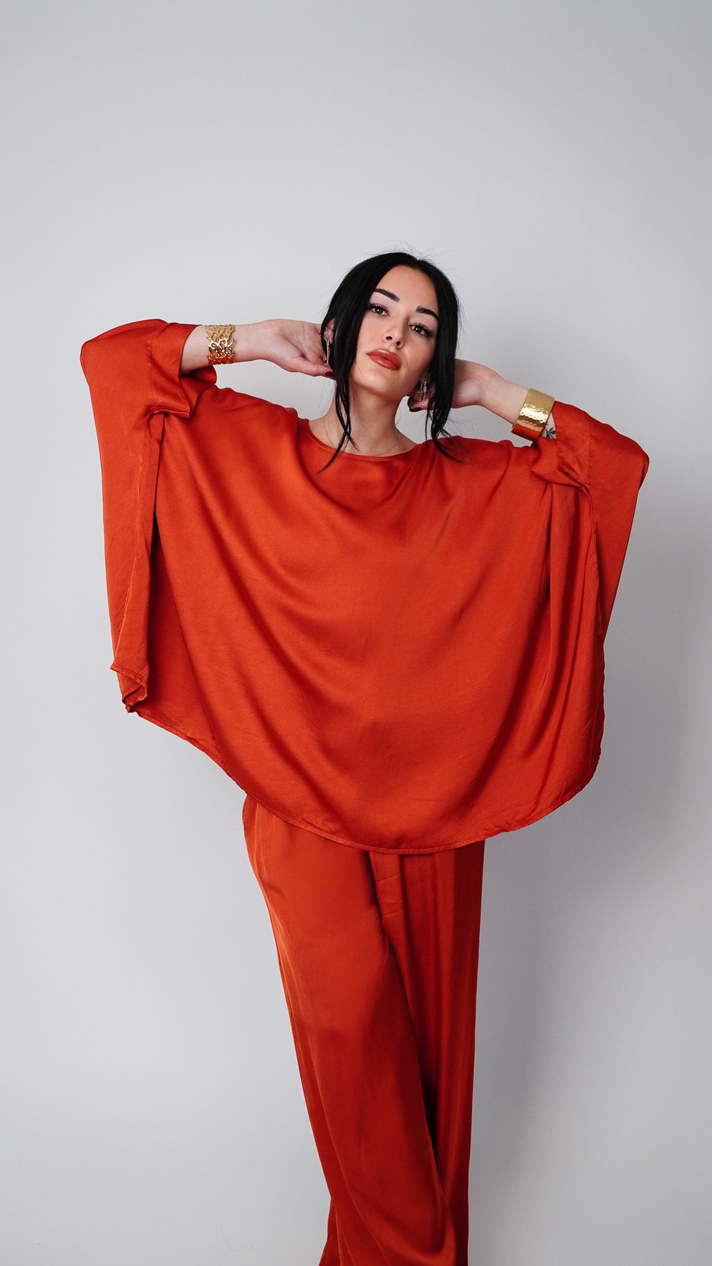 Satenasta bluza netopir kroj