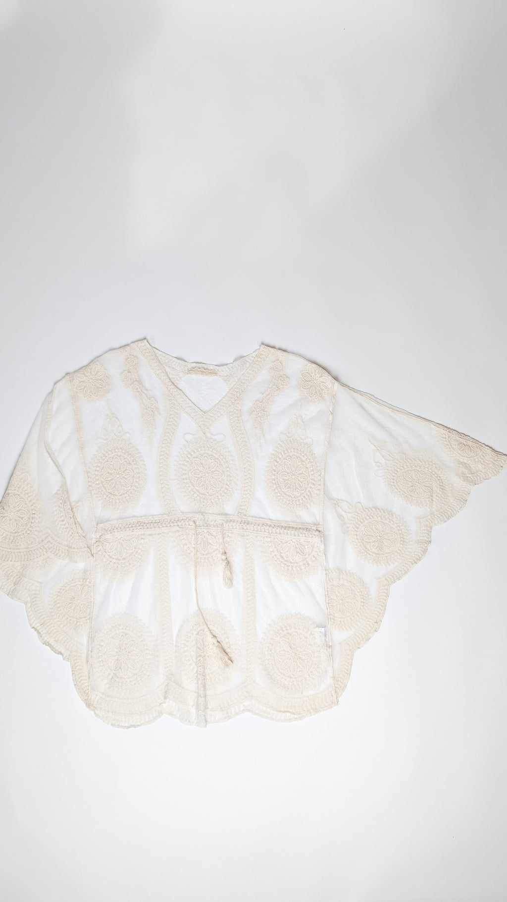 Boho top z vezenimi detajli
