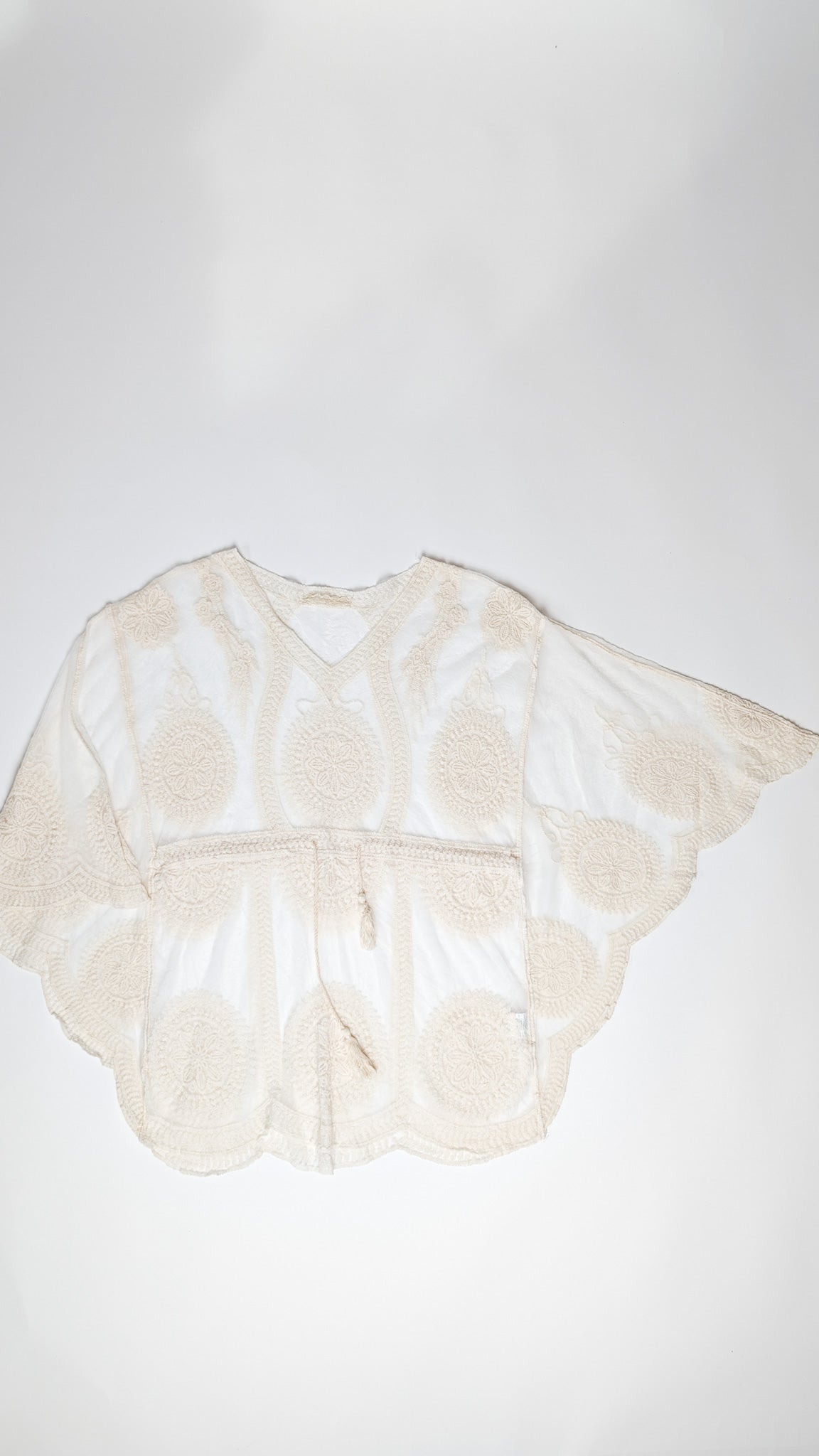 Boho top z vezenimi detajli