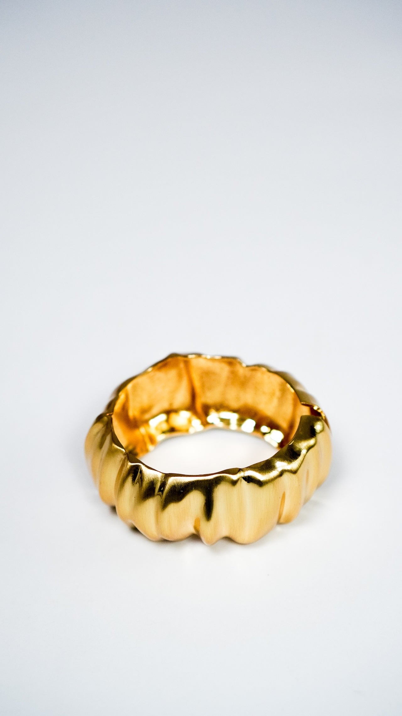 Statement zapestnica Golden Wave