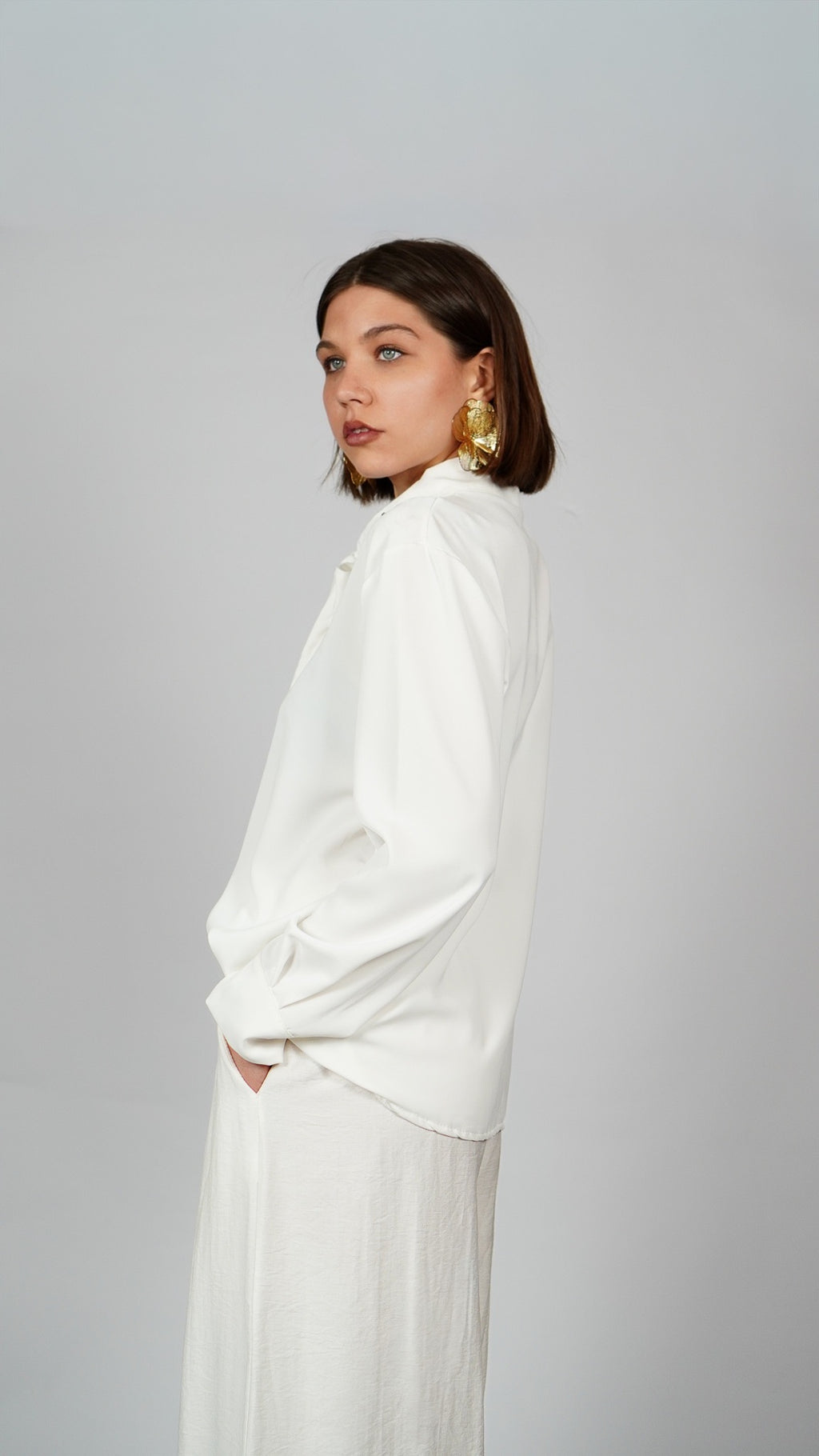 Bluza z ovratnim trakom