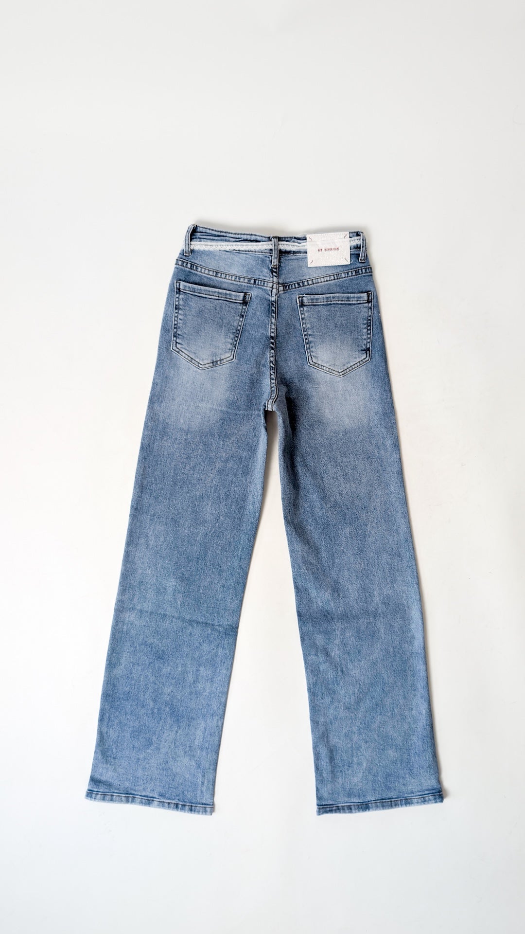 Jeans hlače s čipko