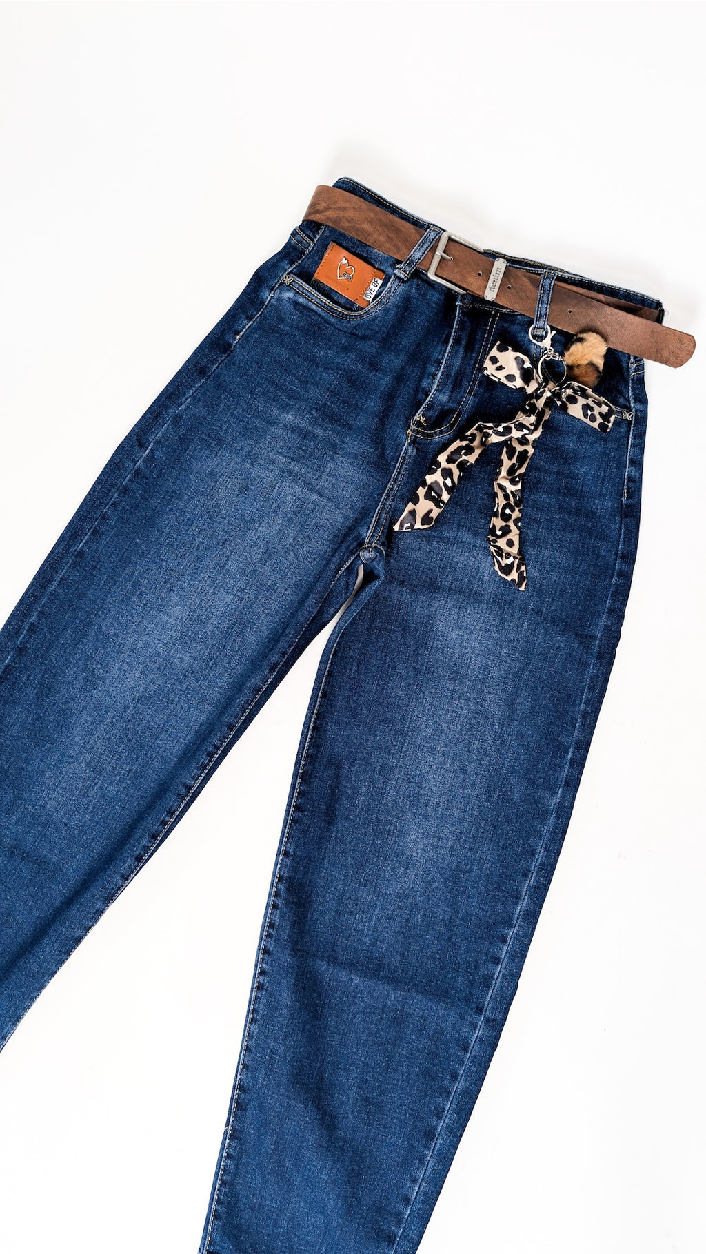 Jeans hlače z detajli