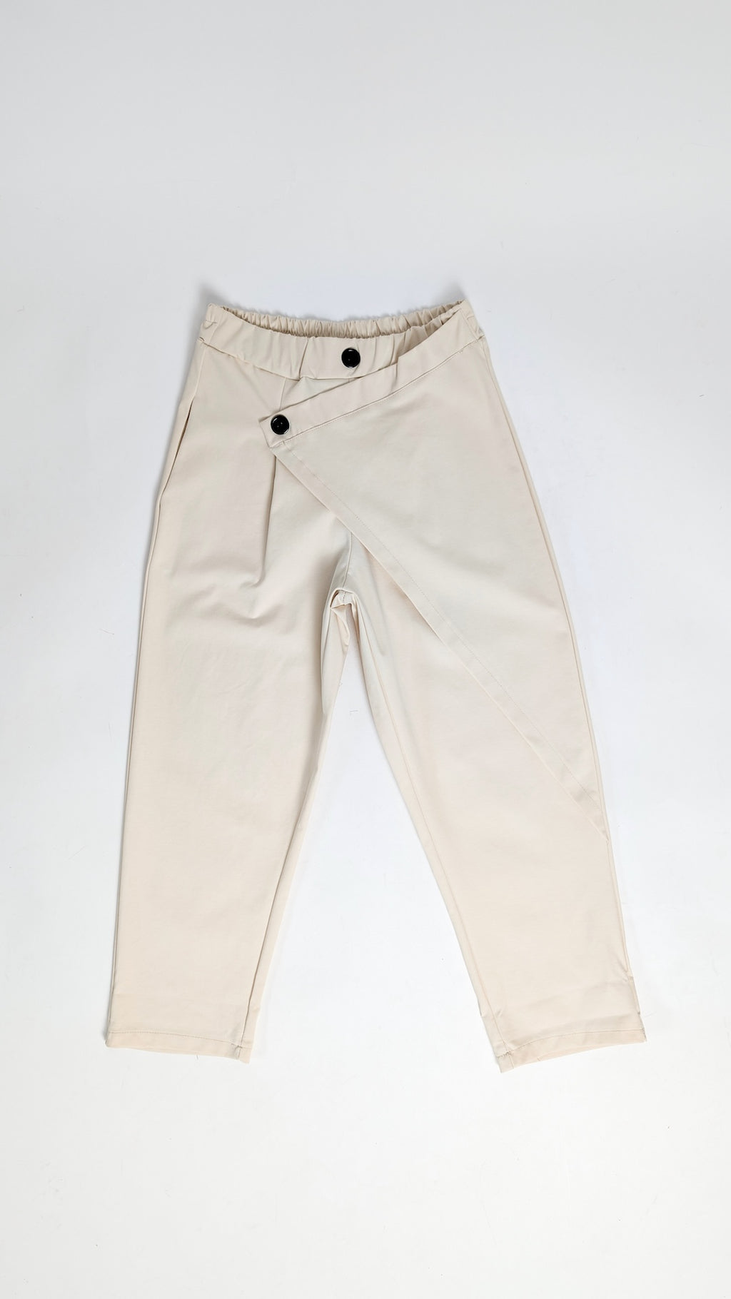 Hlače z ravnim krojem