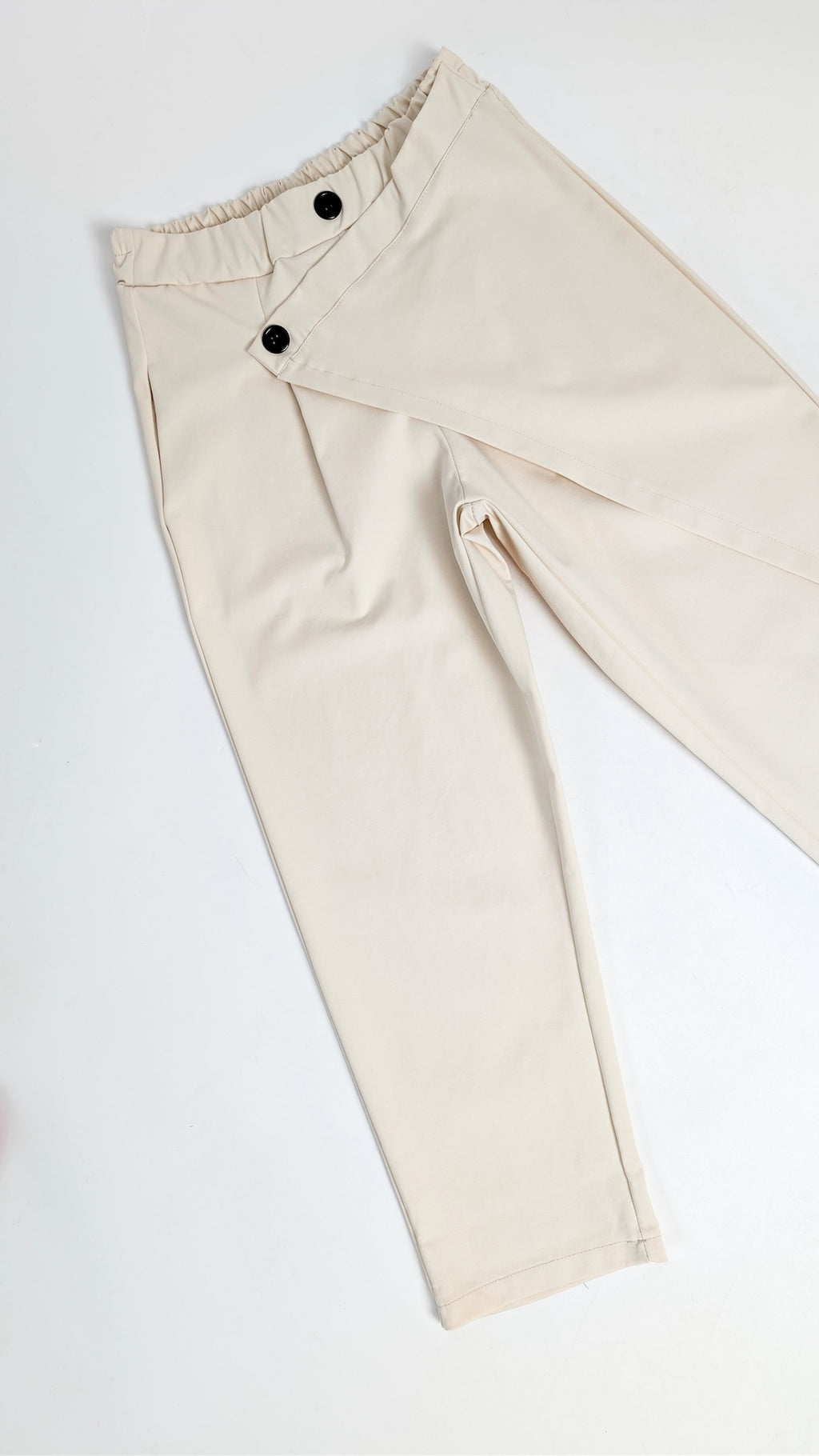 Hlače z ravnim krojem