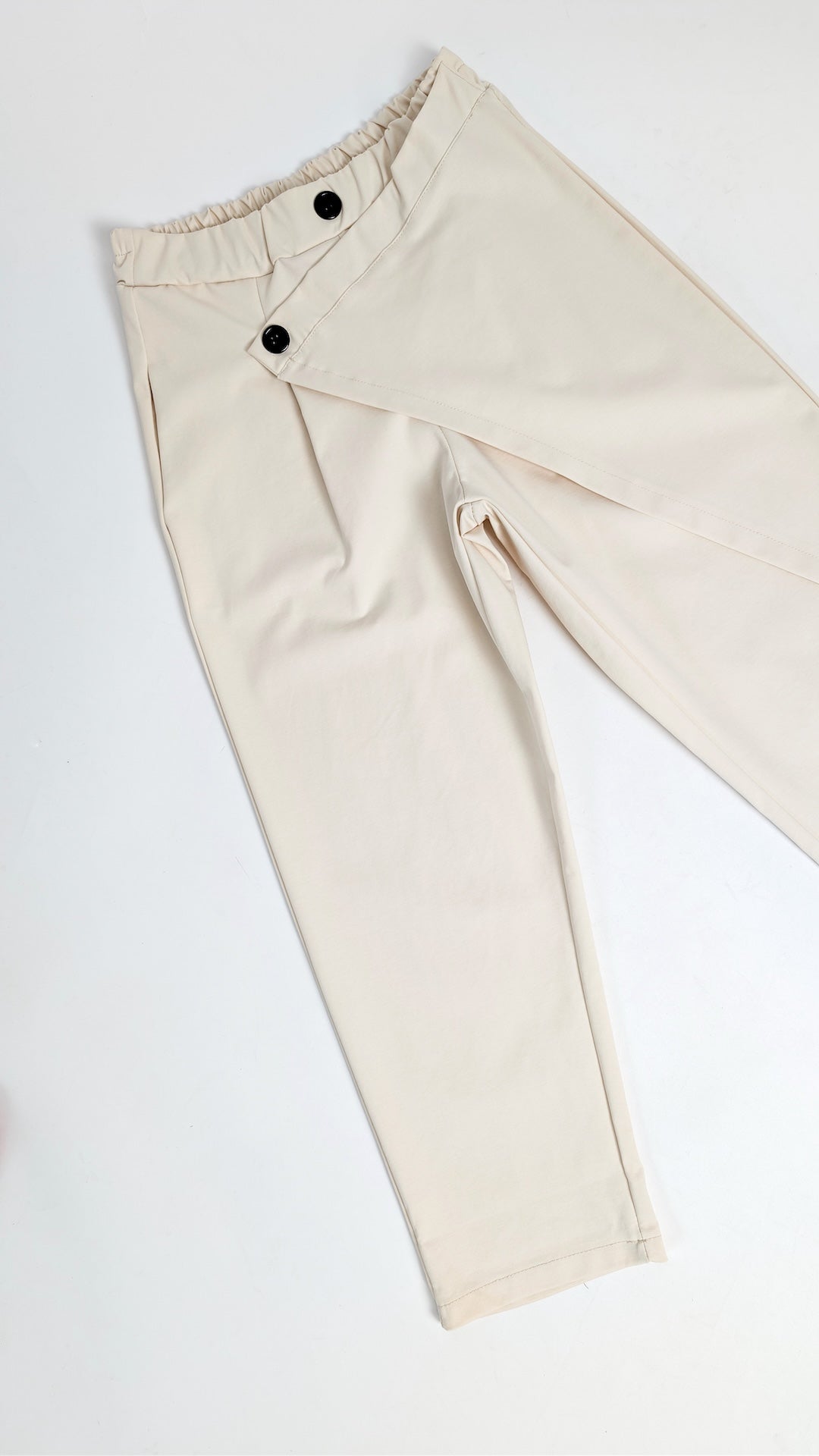 Hlače z ravnim krojem