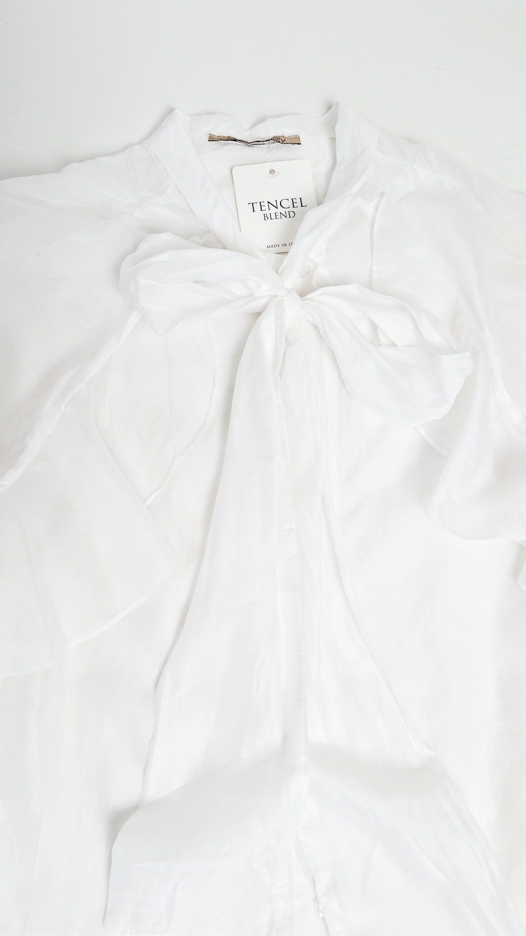 Srajica z zavezovanjem