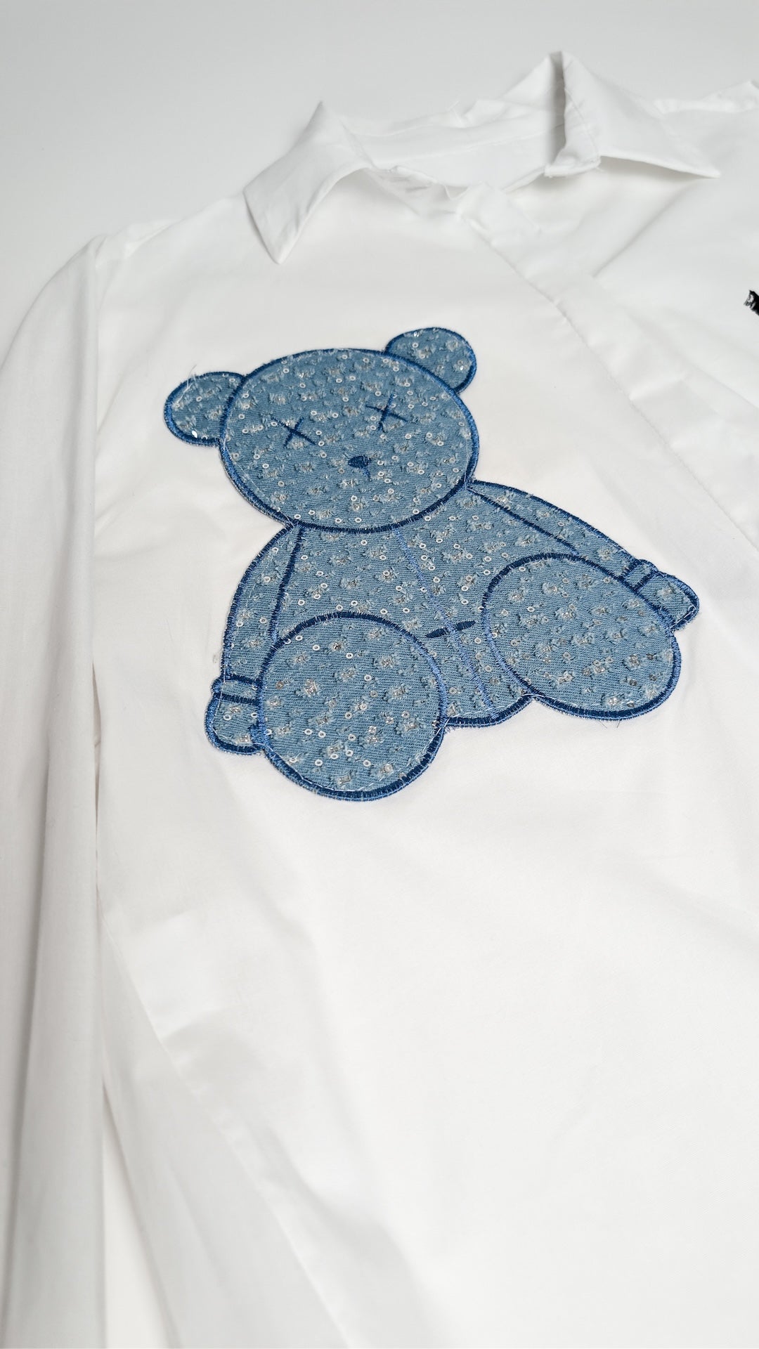 Bela srajčna tunika z medvedkom