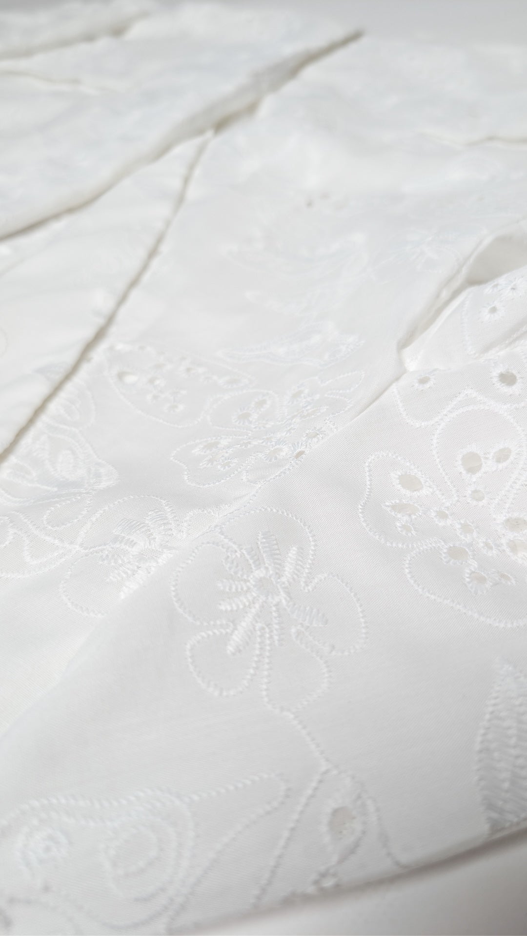 Bel vezen blazer iz bombaža