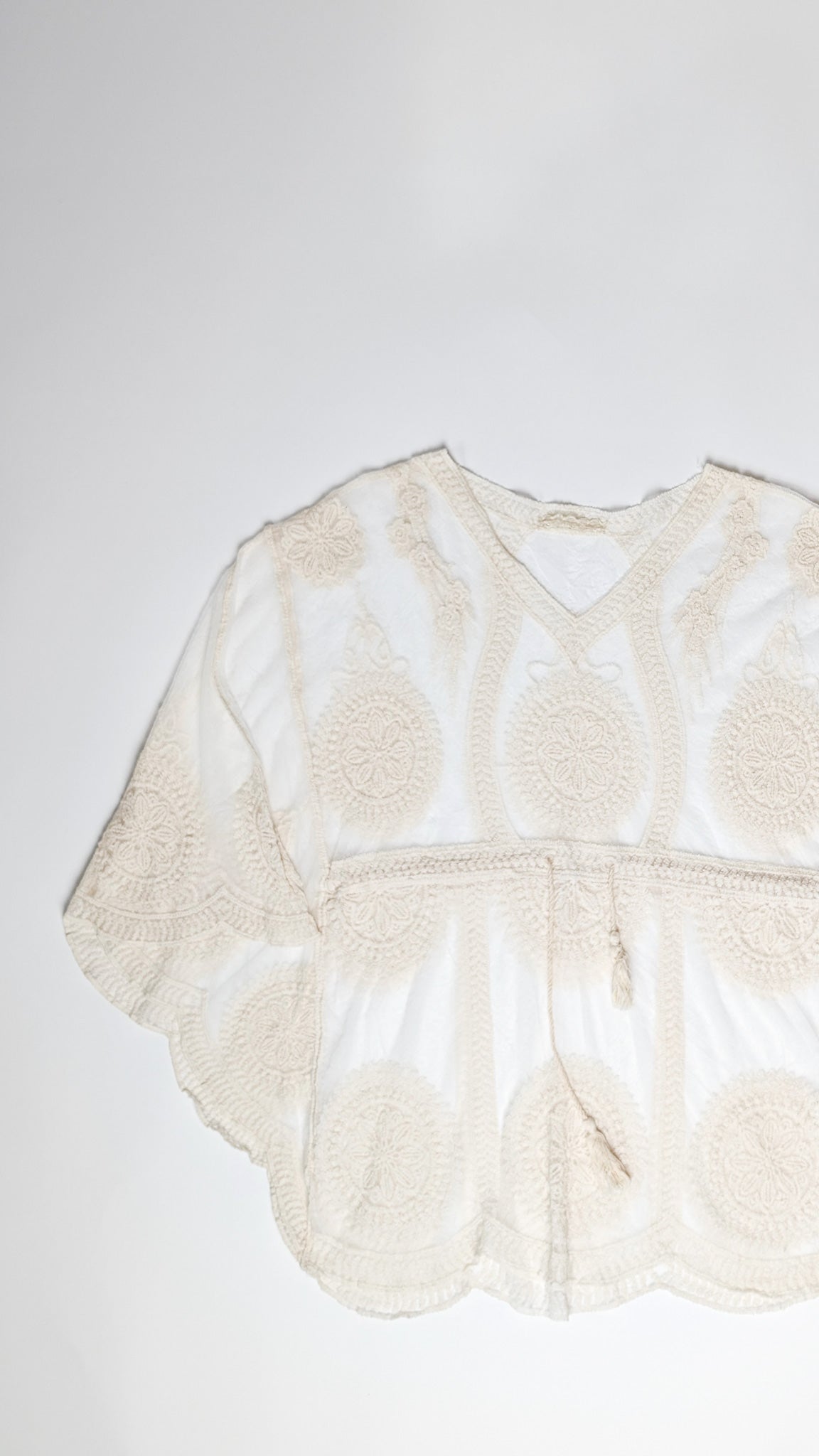 Boho top z vezenimi detajli