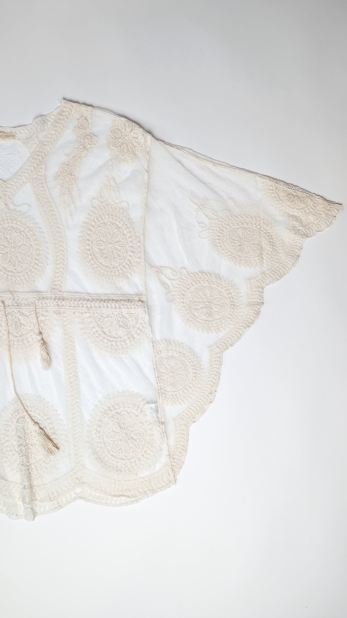 Boho top z vezenimi detajli