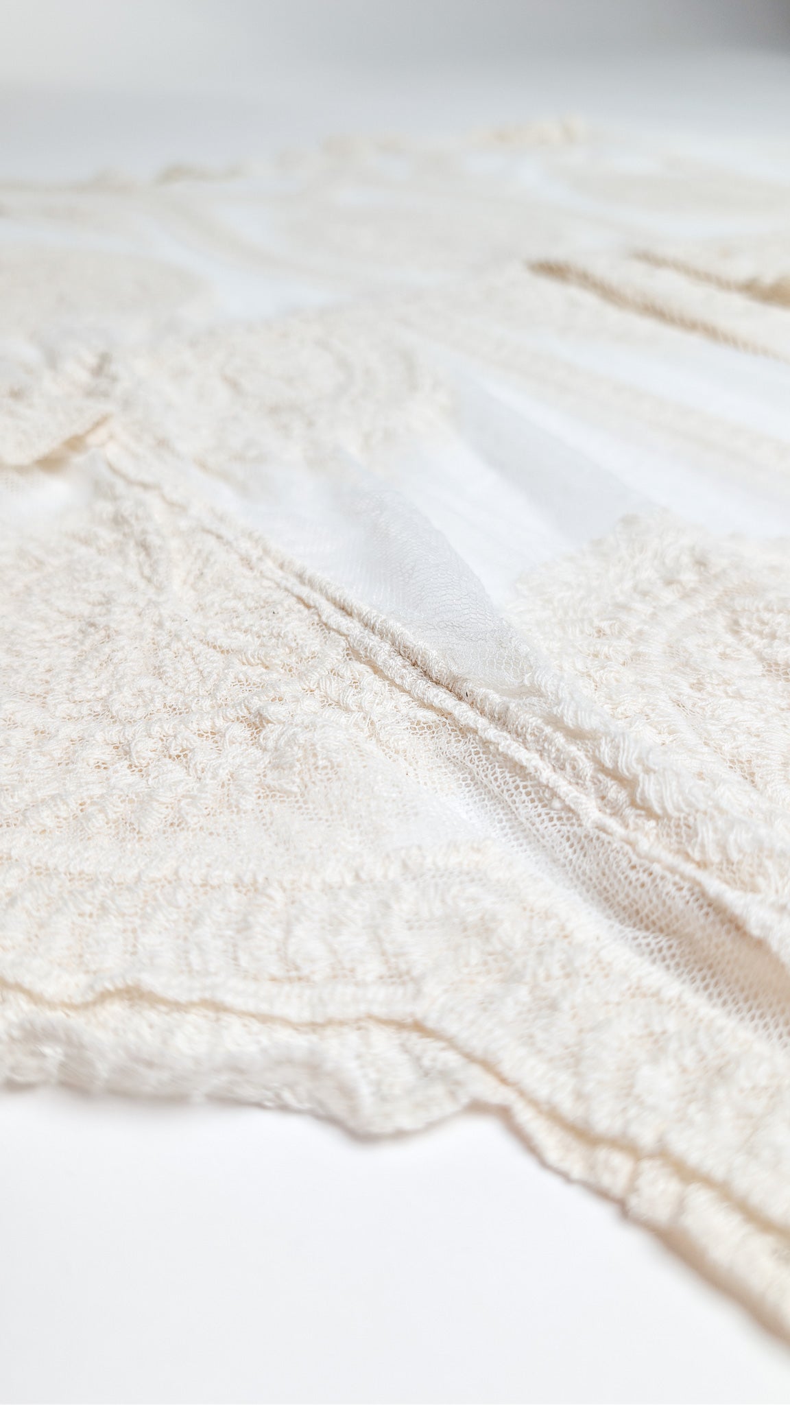Boho top z vezenimi detajli