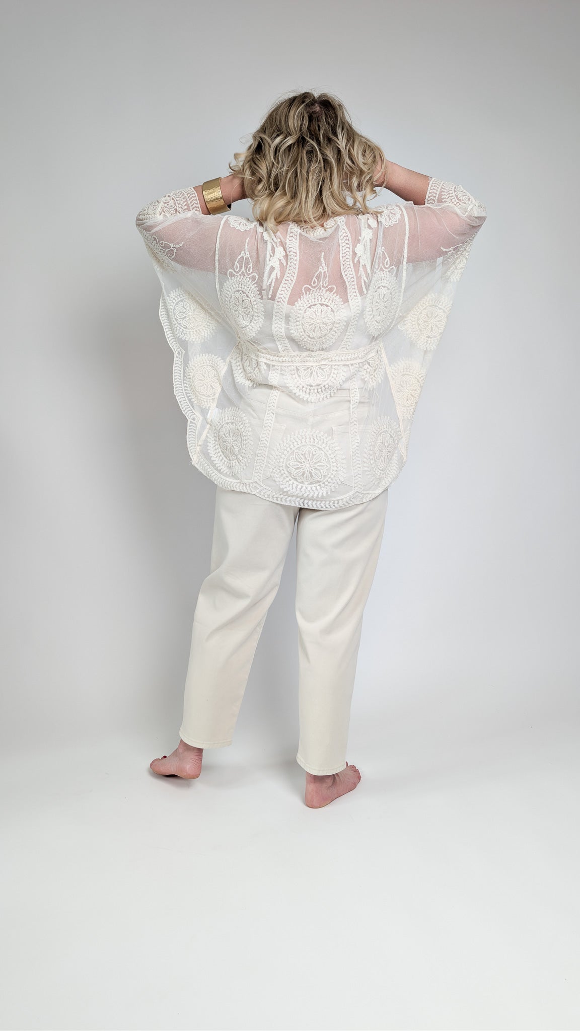 Boho top z vezenimi detajli