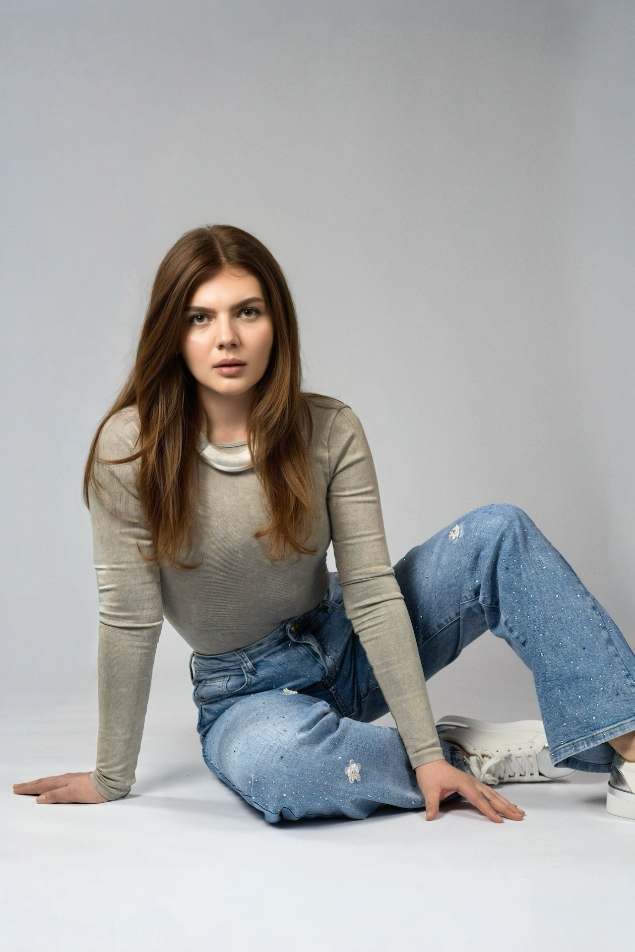 Jeans hlače s čipko