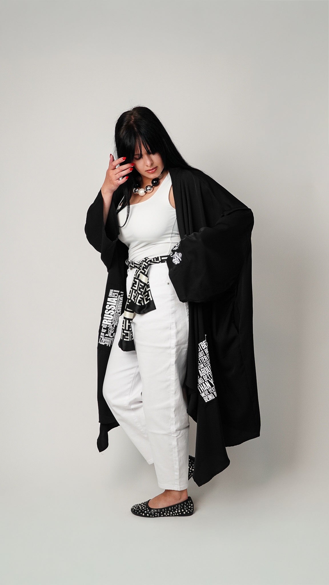 Asimetričen kimono z grafičnim potiskom